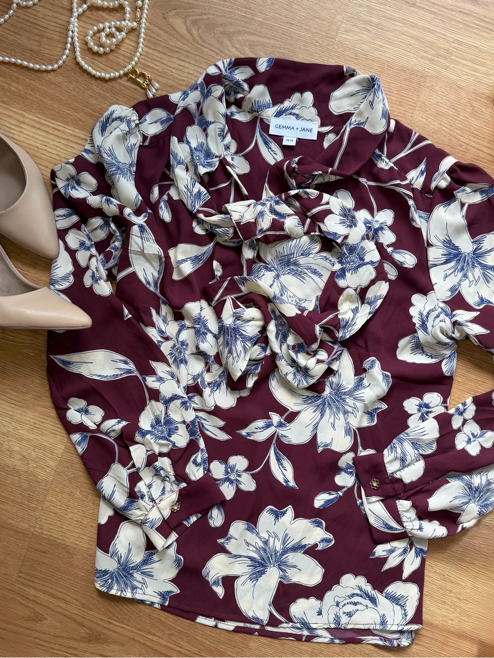 Button-Front Floral Blouse in Burgundy - Picture 2 of 4